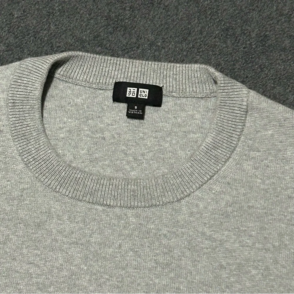 Uniqlo Men’s Cotton Blend Crewneck Sweater in Grey - S